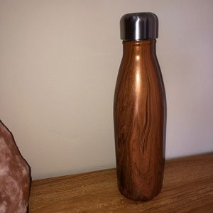 Swell water bottles